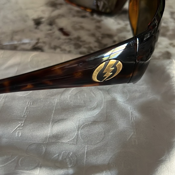 Electric CROSSOVER Sunglasses - Picture 8 of 10